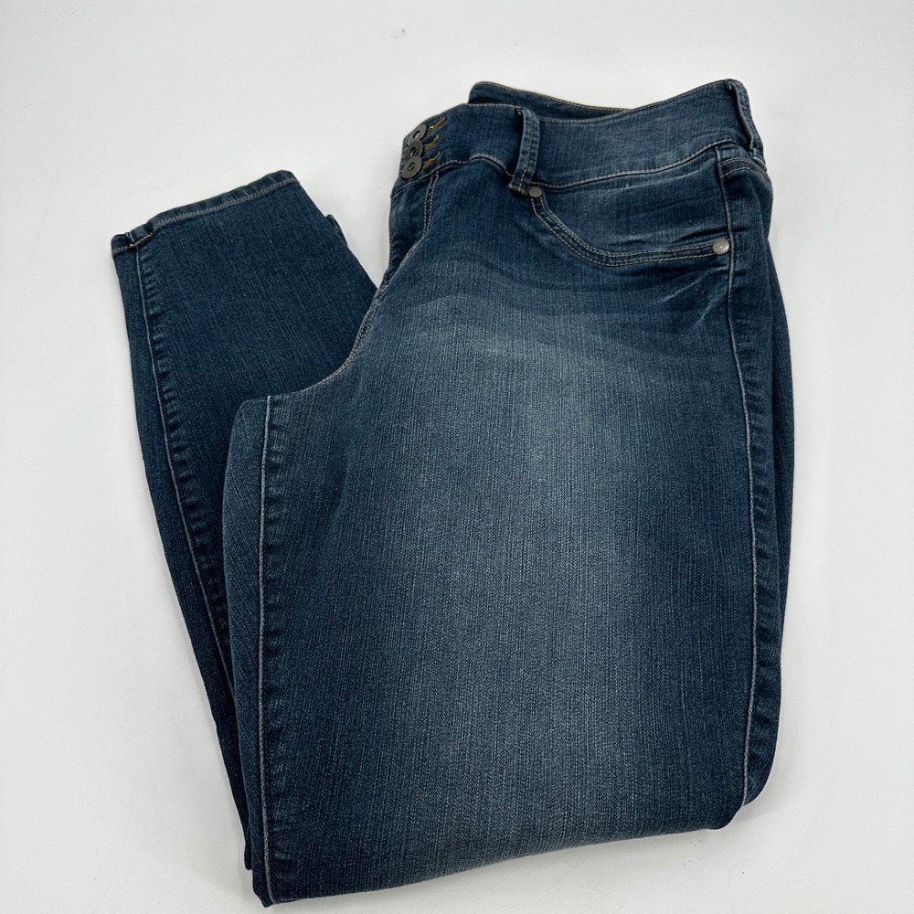 Torrid Denim Cropped Jeans Blue Wash Skinny‎ Leg High Rise 0Button Fly Size 16S